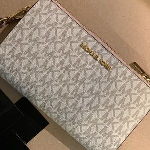 MICHEAL KORS PINK WALLET